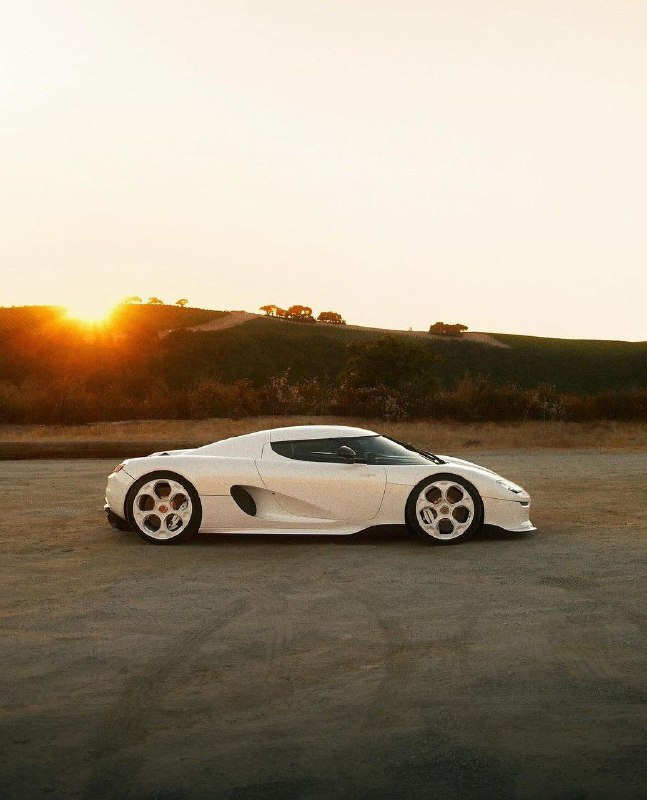 KOENIGSEGG CC850 5