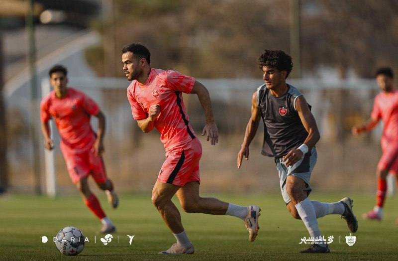 پرسپولیسی ها: 🔴شوک به ستاره ازبک پرسپولیس در آستانه دربی◻️اوستون اورونوف، ستاره ازبکستانی پرسپولیس، در دیدار تدارکاتی امروز این تیم مق