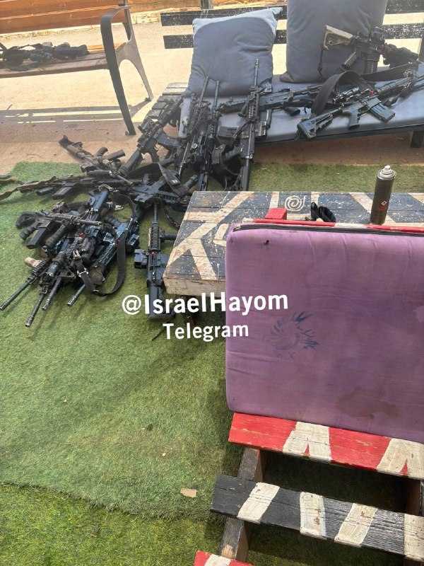 הלוחמים השאירו את הנשקים בבסיס