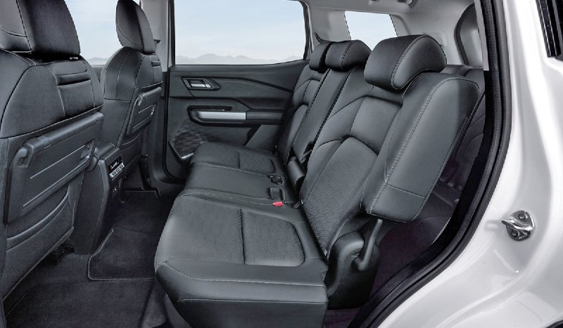 Представлен новый семиместный кроссовер Mitsubishi Destinator 3