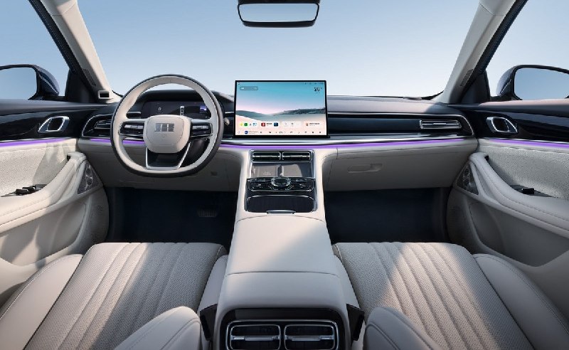 Geely готовит гибридный седан с полным приводом 6