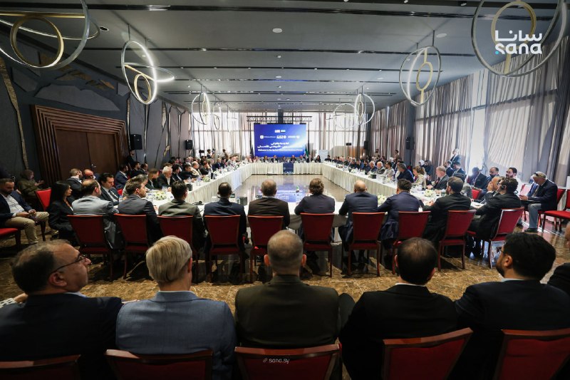 Sanaa reporter: The beginning of a round table meeting that includes the representatives of the Federation of Syrian Chambers of Industry and Commerce, the Syrian Business Councils and the American economic delegation.