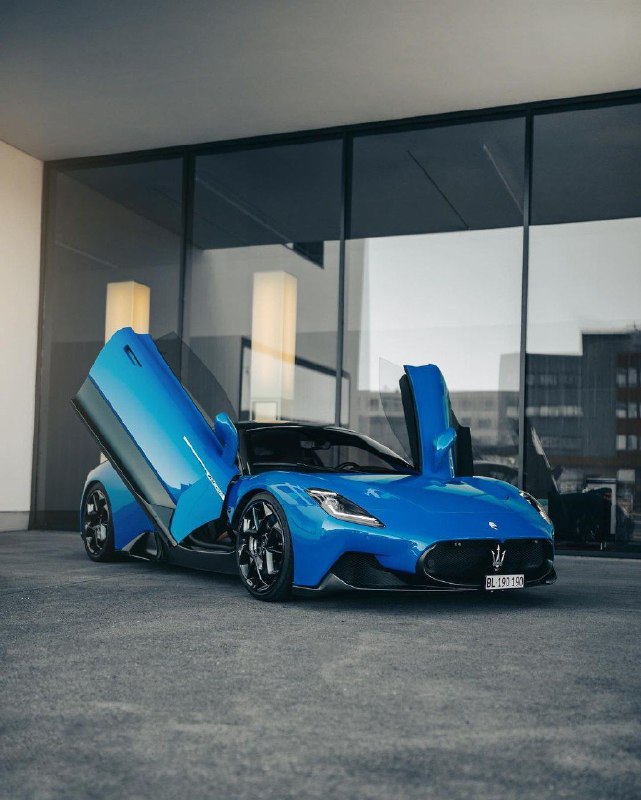 Maserati MC20 3