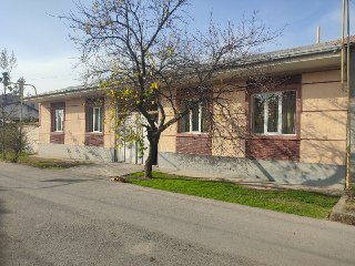 Uy sotiladi 6.7 sotq