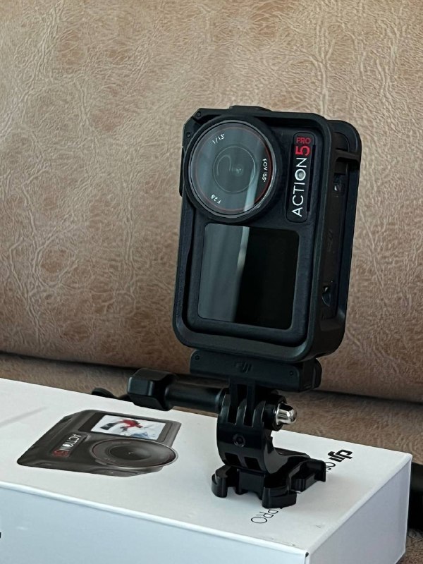 Продам экшн-камеру DJI Osmo Action 5 Pro Adventure Combo Black