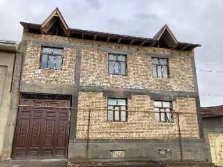 Учкахрамондан кирганда 3 кават каропка уй сотилади ёки бартер