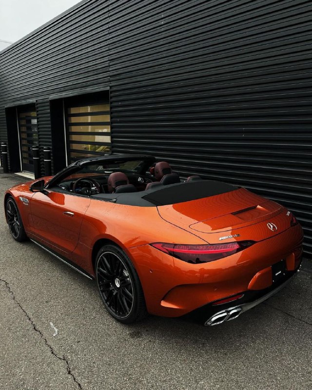 1 of 50 Mercedes-AMG SL63 MANUFAKTUR Big Sur Edition 4.0-L V8 BITURBO 8