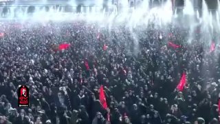 מצבם של אבלים באולם התפילה בירושלים של האימאם חומייני בטהראן לאחר עריכת תפילות על גופת האימאם מוג'אהיד שנהר…