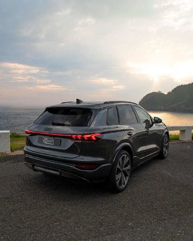 2025 Audi SQ6 e-tron quattro 2