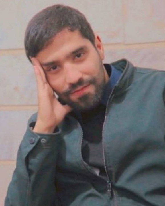 آیه گرافی 📿: میگن شهید حمیدرضا رجب‌زاده هم همسر داشته هم یه فرزند کوچیک. اون قلبی که با بی‌رحمی درش آوردید توش یه همسر و بچه مظلوم که