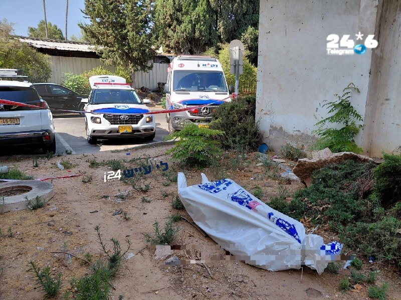 🇮🇱 גבר כבן 30 אותר ללא רוח חיים בשטח פתוח בין בניינים ביבנה - המשטרה פתחה בחקירה. לי עייש- משטרה ופלילים…
