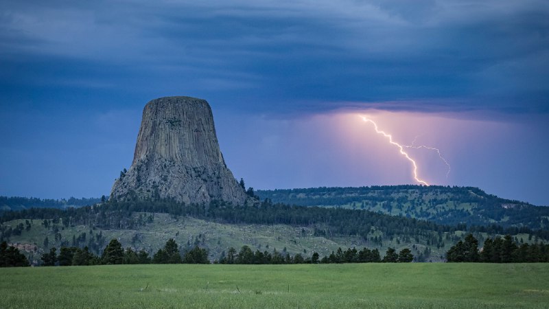 The lonely giantDevils Tower National Monument, Wyoming (© Laura Hedien/Getty Images)