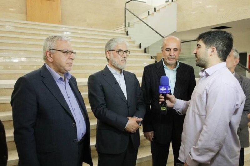 روزنامه ایران: ⭕ پیشرفت ۹۵ درصدی عملیات بازسازی خوابگاه‌های دانشگاه شهید بهشتی🔹حسین سیمایی، وزیر علوم، تحقیقات و فناوری در بازدید از رو