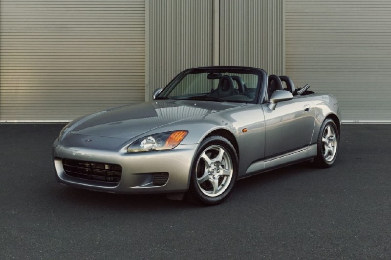Сегодня мы хотим поговорить о Honda S2000 2001 года выпуска, который недавно поя