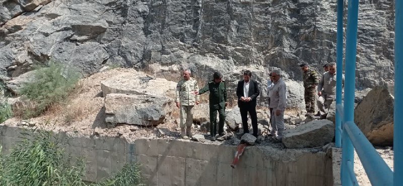 درگز آنلاین: ♦️بازدید فرماندار درگز از مسیر رودخانه زنگلانلو برای بررسی نحوه توزیع آب✍️به گزارش روابط عمومی فرمانداری شهرستان درگز: م