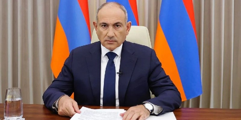 Премьер-министр Никол Пашинян выступает с заявлением о независимости Армении.
