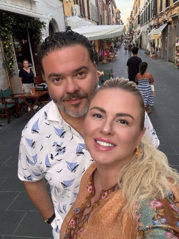 Анна Семенович наслаждается Италией вместе с любимым Денисом Шреером ❤️ А Анька-