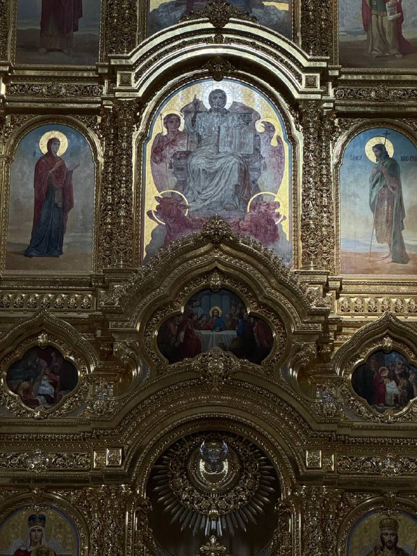 Не без похода по храмам:Не без похода по храмам: