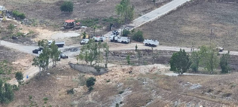 סיור של צבא לבנון, בליווי כוחות יוניפי"ל בינלאומיים ומספר עובדים טכניים, נכנס לוואדי סלוקי במשולש העיירות ה…