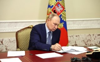 💸 Путин отдал миллиардные российские активы «Ашан», Nestle и «Лемана Про» (бывший Leroy Merlin) во временное управление неизвестной российской микрокомпании с только что назначенным руководством18+. НАСТОЯЩИЙ МАТЕРИАЛ (ИНФОРМАЦИЯ) ПРОИЗВЕДЕН, РАСПРОСТРАНЕН