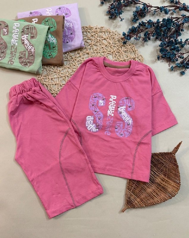 پخش بچگانه نی نی ناز👫: 👚👖نام کالا: تیشرت شلوارک دخترانه 🔍🧵جنس پارچه: پنبه 🔢 سایزبندی: ۳۵/۴۰/۴۵💰قیمت: ۴۴۸۰۰۰تومان💻کدکالا:۱۴۶۴۲