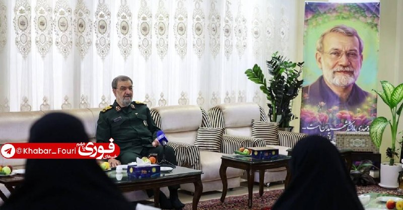 آقای خبر: حضور سرلشکر رضایی، دبیر شورای عالی امنیت ملی در منزل شهیدان علی و مرتضی لاریجانی‏💡💡 @aaghaye_khabar