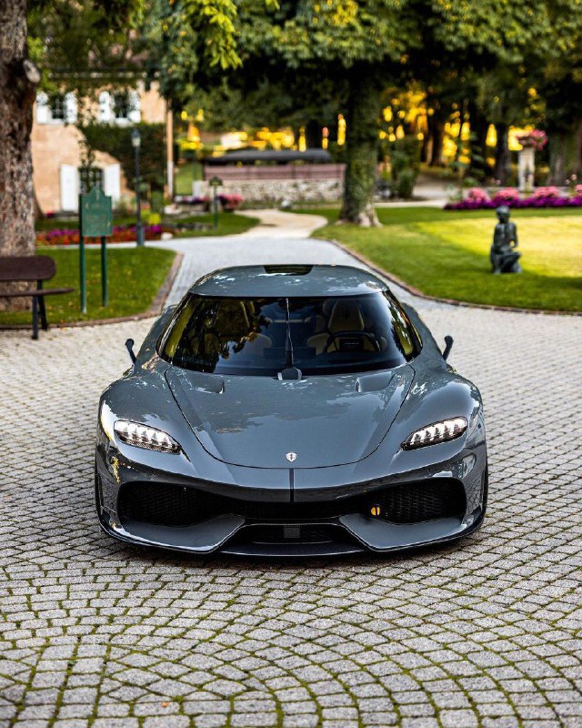 Koenigsegg Gemera 10