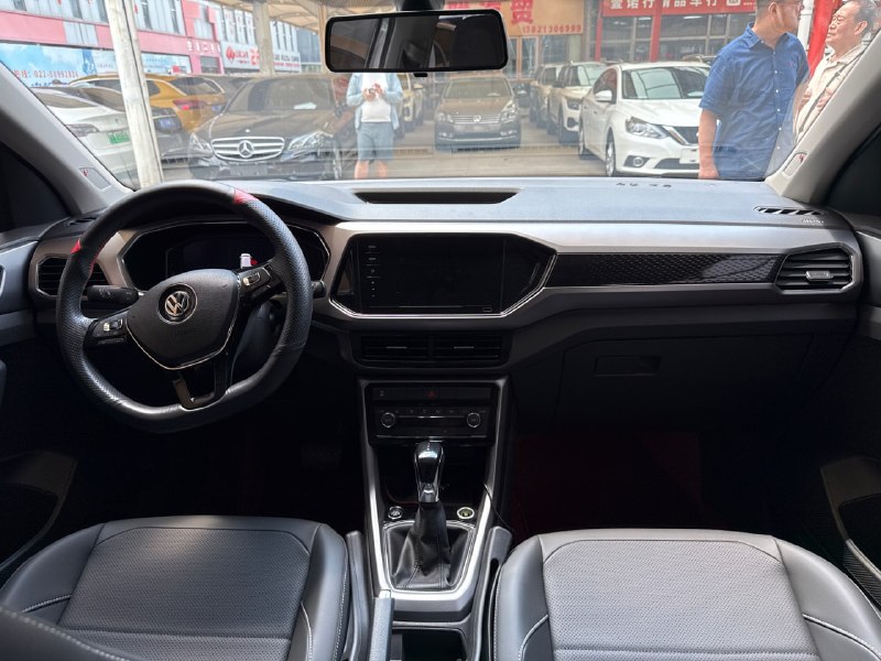 Volkswagen T-Cross 2023 фото 8