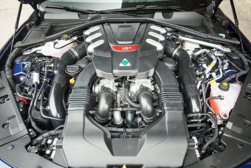 Alfa Romeo Giulia Quadrifoglio 6