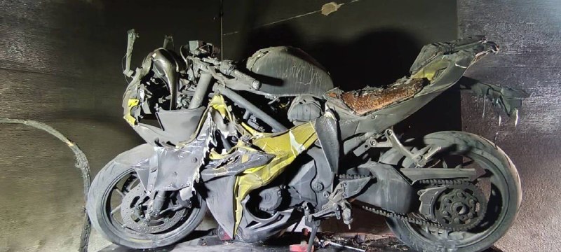 שריפה במפעל אופנועים ברחוב הרוג בהשתי וחילוץ 20 בני אדם ממעגל עשן דובר מכבי האש של טהראן: בשעה 11:08 אחר הצ…