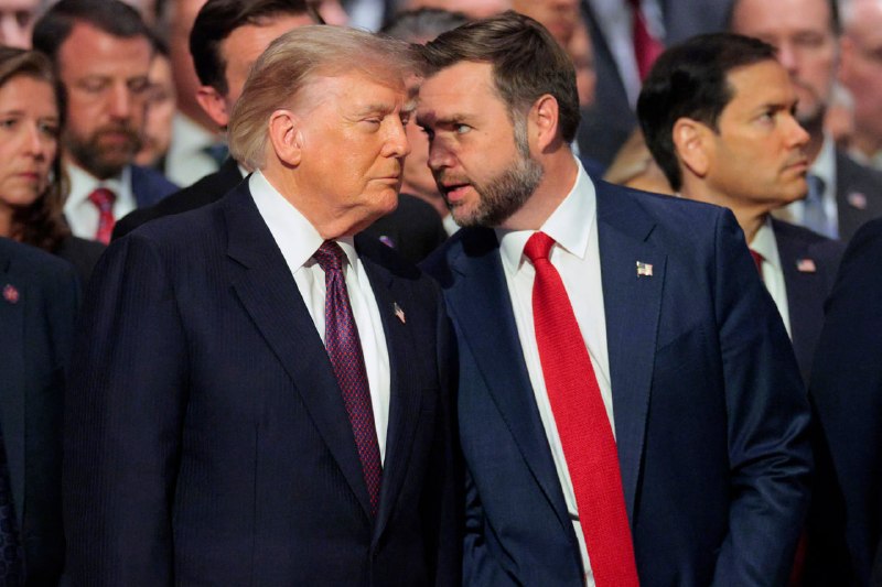 טראמפ מפציר באופן פרטי בתורמים לתמוך ב-JD Vance לקראת הירושה הנשיאותית ב-2028