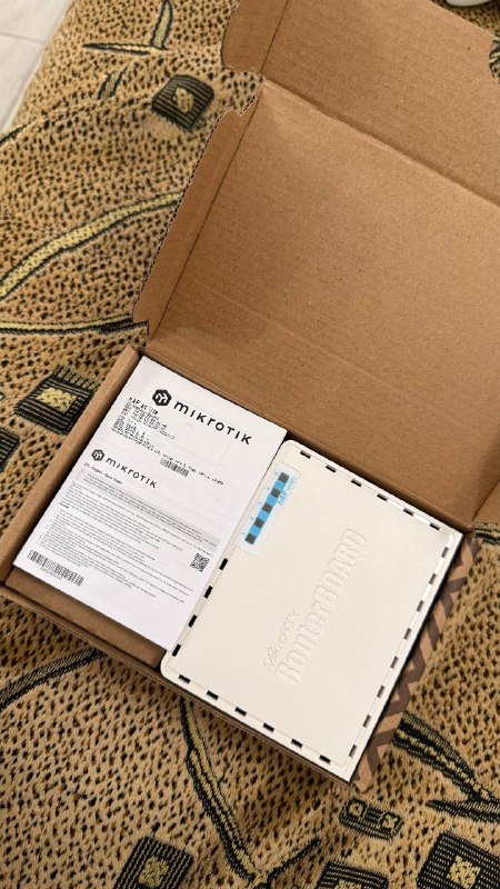 Router MicroTik hAP ac lite. Роутер новый абсолютно, покупался для создания впн, в итоге не пригодил — фото 1