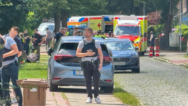 🇪🇸 A 13-year-old British girl suffered a broken nose after a man punched her in the face at a hotel in Spain over a sun lounger.The assault sparked a large brawl involving multiple people before police arrived at the scene.Follow us -> LiveLeak
