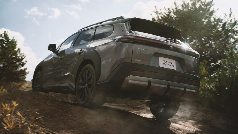 Toyota bZ4X Touring вышел на рынок Японии 6