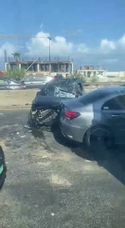 דליפת סולר בכביש נעמה בין צידון לביירות הביאה להתנגשות והתהפכות מספר מכוניות.