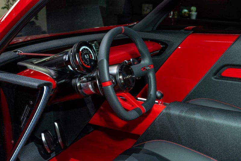 Mazda X-Compact — хэтчбек без дисплея и кнопок 3