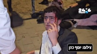 🇮🇱 במהלך הפגנת הפלג הירושלמי כעת בכביש 4 במחאה על מעצר עריקים חרדים, המשטרה השליכה רימוני הלם המפגינים מד…