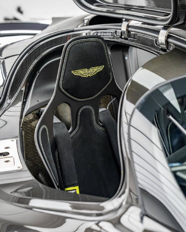 Aston Martin Valkyrie 6