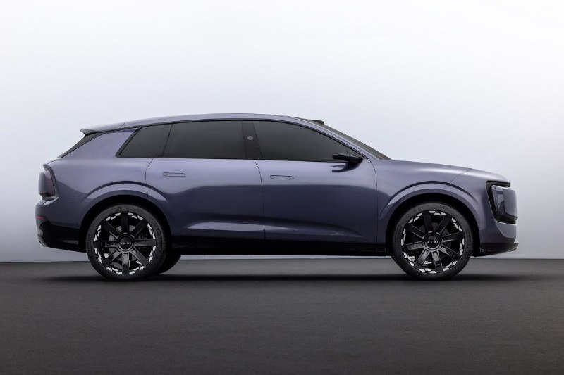 AUDI показала новый электрокроссовер 3