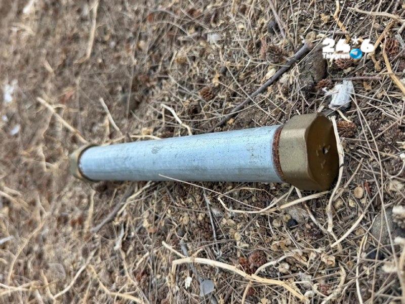 🇮🇱 גבר בן 45 תושב תל אביב נעצר לאחר שבחיפוש בביתו נתפס מטען צינור שהוסלק בתוך מקרר. בכוונת המשטרה לבקש לה…