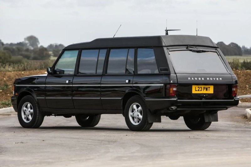 Продают уникальный длинный Range Rover 3