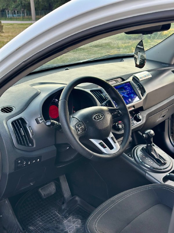 Продам автомобиль в идеальном состоянии.
Kia sportage 2012год обьем двигателя 2.0 бензин, коробка обычный автомат aisin 6ст пробег 181т км
Подключаемый полный привод, 4awd
1 Хозяин без дтп
Автомобиль полностью обслужен и вложений никаких не требует.
2 Комплекта резины и дисков, зима лето стоит андроид планшет,
Хорошая комплектация: двух зонный климат контроль. Круиз контроль. Подогрев всех сидений.
Авто свет. Авто дождь. Кожаный мультируль. Полный электро пакет. Разные помощи при вождении.
Цена 1.295.000₽+ торг
+7949-400-97-37
Звоните в любое время, если не доступен звоните еще раз связь плохая.
📲 Tg: @alligator_0888
📞 Звоните: +7(949)4009737 - фотография - 8