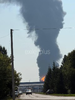 Пожар произошел на промышленном объекте в Туймазинском районе Башкортостана из-за падения обломков дронов, сообщил госкомитет по ЧС. По данным Astra, под удар попала линейная производственно-диспетчерская станция «Субханкулово» — часть системы «Транснефти»