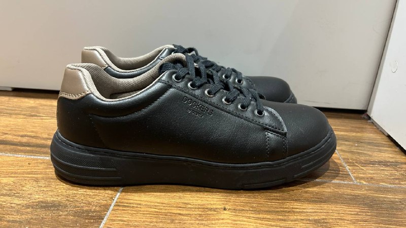 Продам новые кеды Dockers by Gerli