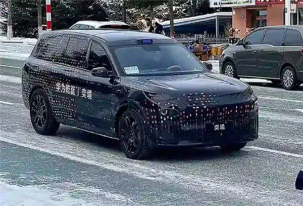 Новый автобренд Huawei готовит большой кроссовер