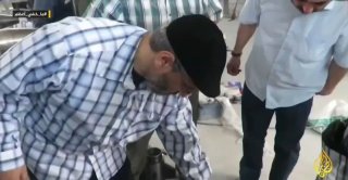 פורסם לראשונה אבו חאלד אלדייף ומנהיגי אלקסאם באחת מבתי המלאכה לייצור צבאי.