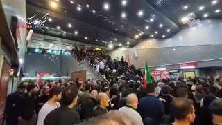 🎦 הצטופפות ברכבת התחתית ההרוגה בהשתי כדי להגיע למוסלי