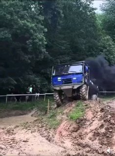 Настоящий вездеход с пути не сбить 💪