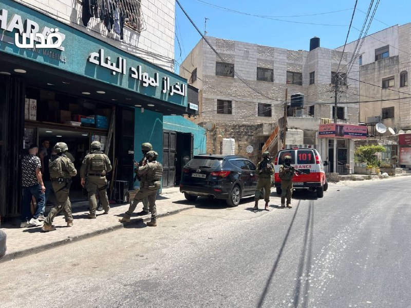 תמונות של כוחות הכיבוש מסתערים הבוקר על העיר שכם.