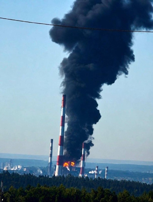 The AVT-6 primary oil processing unit is burning at the Lukoil-Nizhegorodnefteorgsintez refinery in Kstovo after a Ukrainian drone attack.